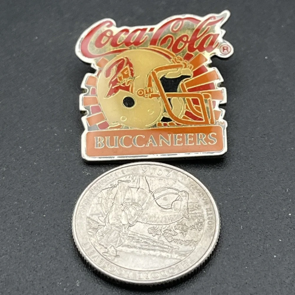 Vintage Coca-Cola‎ Coke Tampa Bay Buccaneers Helmet NFL Football Lapel Hat Pin